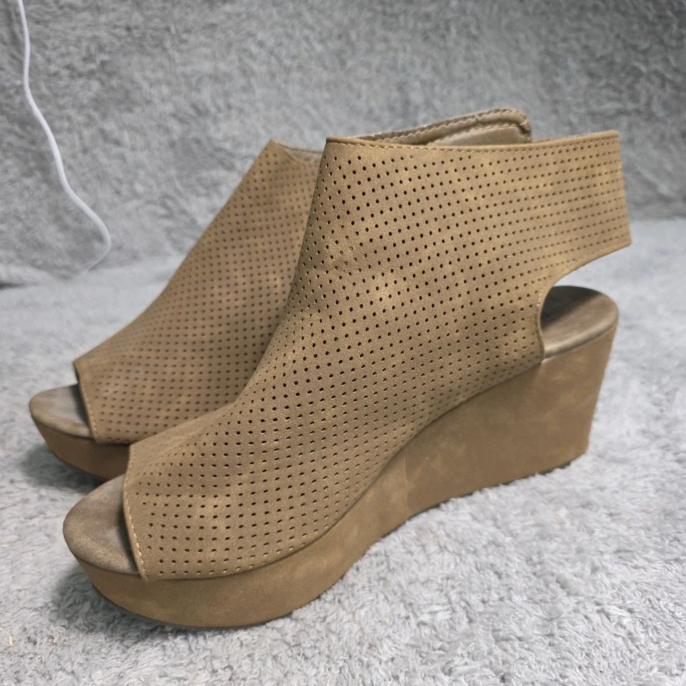 Pierre Dumas Perforated Platform Wedge Sandals Tan Suede Peep‎ Toe Womens 10